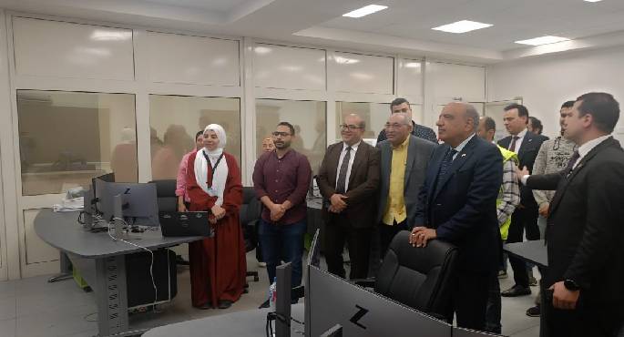 وزير الكهرباء يتفقد الإدارة العامة لشبكات الحلمية التابعة لشركة شمال القاهرة لتوزيع الكهرباء