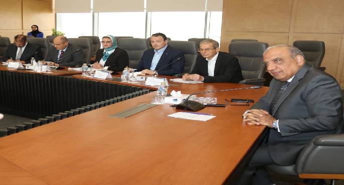 وزير الكهرباء يبحث مع وفد البنك الدولى تعزيز سبل الشراكة والتعاون