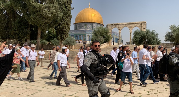 168 مستوطنا يقتحمون باحات الأقصى بحماية شرطة الاحتلال الإسرائيلى