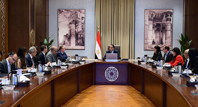 رئيس الوزراء يُتابع الموقف التنفيذى لمشروعات الطاقة الجديدة والمتجددة