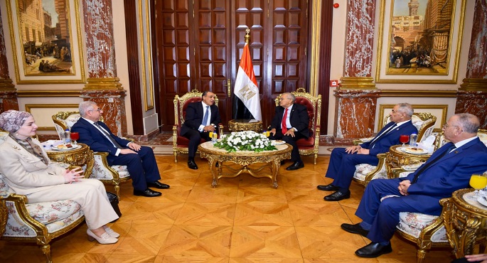 وزير الخارجية يلتقى رئيس مجلس الشيوخ ويؤكد الأهمية التى توليها الخارجية للدبلوماسية البرلمانية