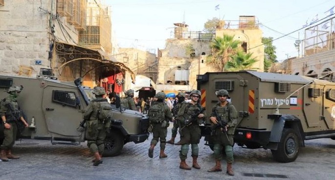 جيش الاحتلال الإسرائيلى يحتجز عشرات الفلسطينيين خلال اقتحام طوباس