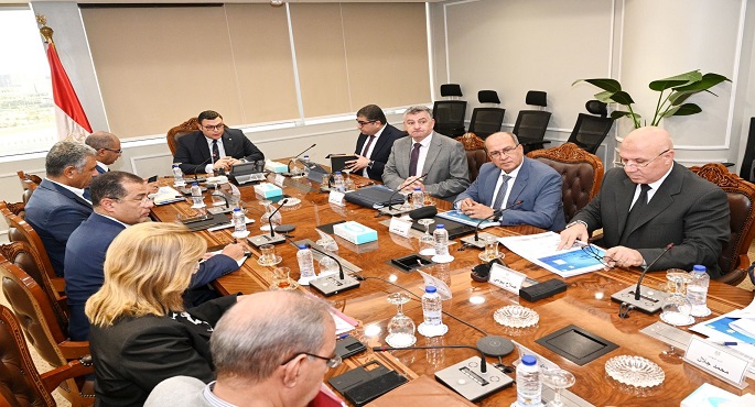 وزير الإسكان يتابع معدلات تنفيذ مشروعات المرحلة الأولى لمبادرة “حياة كريمة”