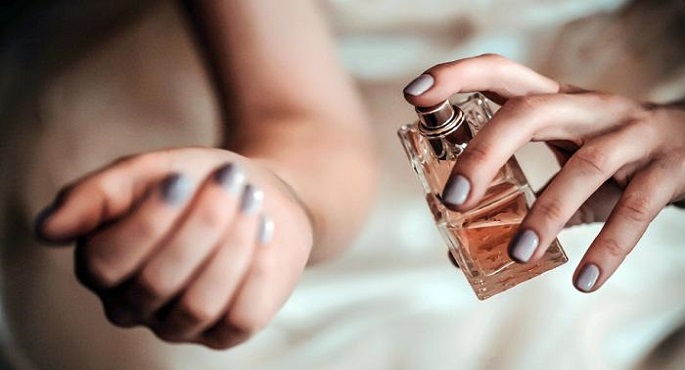 كيف تغيرى مودكِ وطاقتكِ بالعطور؟ كل مرحلة ولها عطر مناسب