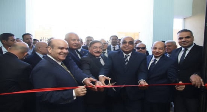 وزير العدل ومحافظ الوادى الجديد يفتتحان مجمع محاكم الخارجة