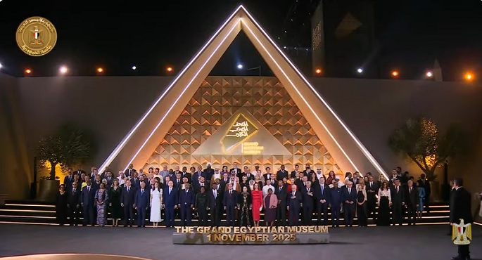 بالفيديو.. الرئيس السيسى وقرينته يستقبلان القادة والملوك والزعماء المشاركون فى حفل المتحف المصرى الكبير