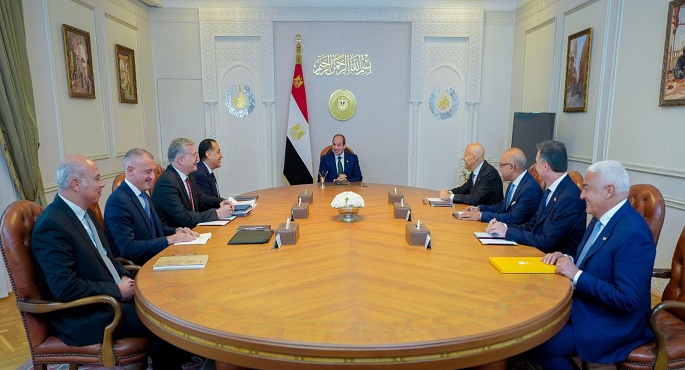 بالفيديو.. الرئيس السيسى يستعرض مع الرئيس التنفيذى لـ”إينى” مشروعات الشركة وخططها المستقبلية فى مصر