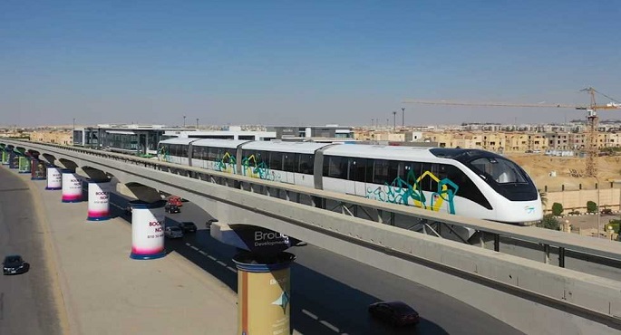 المونوريل يستقبل ركابه طوال أيام عيد الأضحى بنصف سعر التذكرة لزيارة العاصمة الجديدة