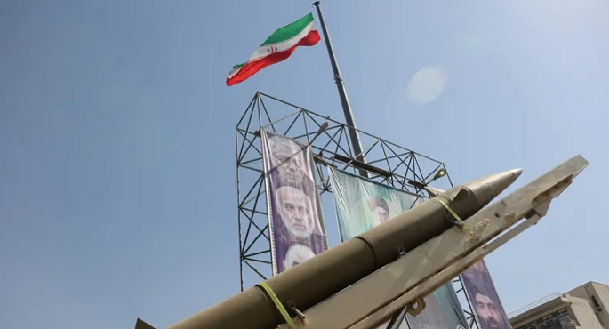 مسؤول إسرائيلى : إيران تعيد تسليح الحوثى وحزب الله