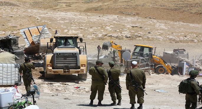 جرافات الاحتلال تهدم مساكن فى بلدة عناتا شرق القدس المحتلة