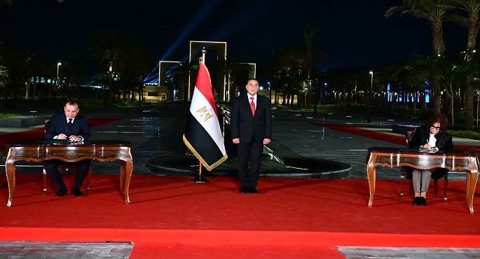 بالفيديو والصور.. رئيس الوزراء يشهد توقيع مذكرة تفاهم لإنشاء مركز ثقافى وتدريبى متكامل لتعليم الحرف اليدوية بمنطقة “درب اللبانة”