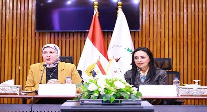 وزيرة التضامن الاجتماعى تترأس اجتماع مجلس إدارة المركز القومى للبحوث الاجتماعية والجنائية