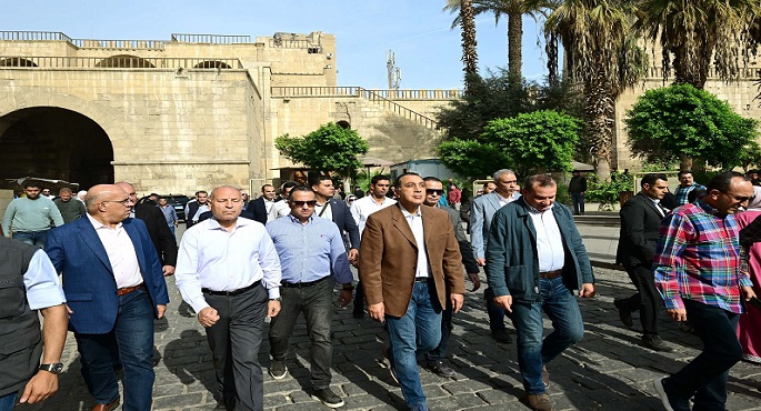 رئيس الوزراء يتفقد منطقة مسجد الحاكم بأمر الله ومشروعى بوتيك أوتيل الشوربجى والأرناؤوطى