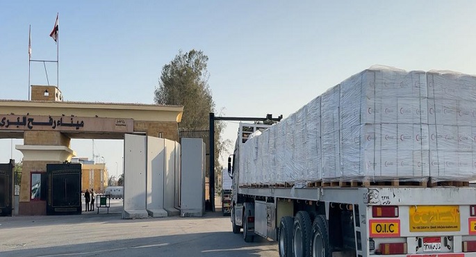 الهلال الأحمر المصري:11 ألف طن مساعدات غذائية وطبية وشتوية عبر قافلة «زاد العزة» الـ 79 لغزة