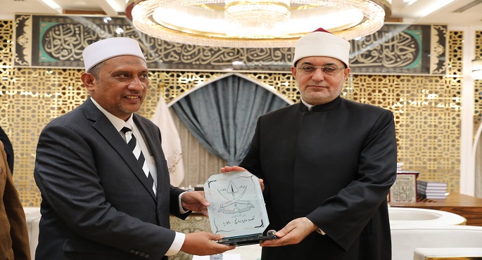مفتى الجمهورية يستقبل وفد ماليزى لتعزيز التعاون الإفتائى