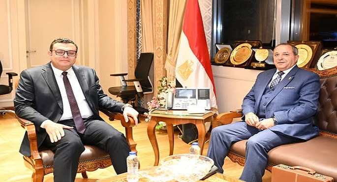 وزير الإسكان يستقبل محافظ بورسعيد لبحث استعدادت المحافظة للتعامل مع موسم الأمطار