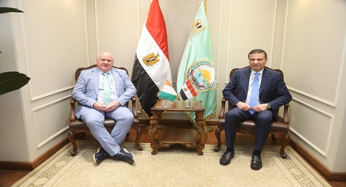 بالصور.. وزير الزراعة يستعرض مع نظيره الأيرلندى فرص الشراكة فى الأمن الغذائى والتكنولوجيا الزراعية