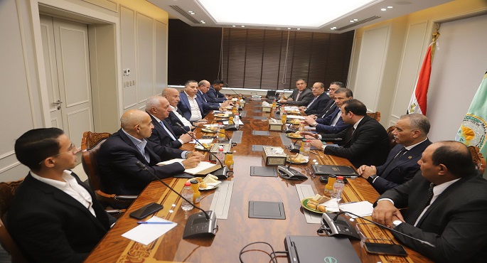 وزيرا الزراعة والتموين ورئيس “مستقبل مصر” يبحثون مع اتحاد الدواجن تحفيز الإنتاج المحلى لخفض الاستيراد