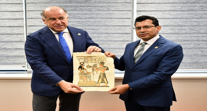 وزير الشباب يبحث مع رئيس الاتحاد الدولى الاستعدادات لاستضافة مصر بطولة كأس العالم للرماية