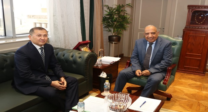 وزير الكهرباء يستقبل سفير أوزبكستان بالقاهرة لبحث تعزيز التعاون والاستثمار فى مجالات الطاقة المتجددة