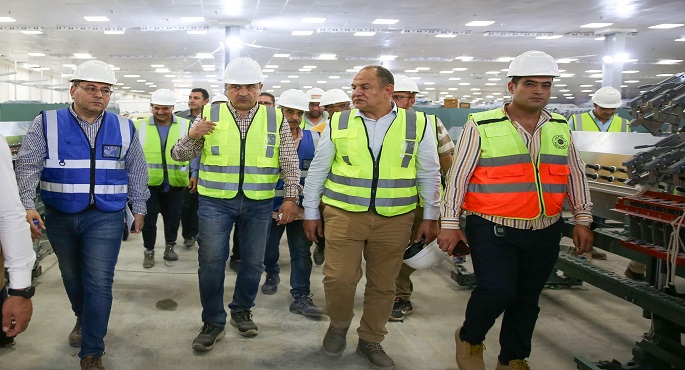 وزير قطاع الأعمال العام يتابع ميدانيًا تقدم أعمال المرحلة الثانية من المشروع القومي لتطوير صناعة الغزل والنسيج