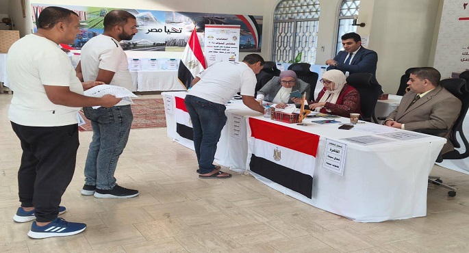 المصريون يصوتون بالخارج فى جولة الإعادة بالمرحلة الثانية من انتخابات النواب