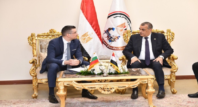 وزير الإنتاج الحربى يبحث مع وزير الاقتصاد والصناعة البلغارى أوجه التعاون المشترك