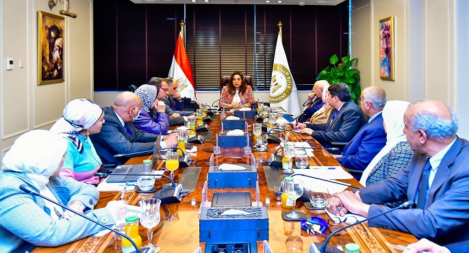 منال عوض تبحث مع الفرق التفاوضية لوزارة البيئة أهم المخرجات الفنية للمشاركة المصرية بالمؤتمرات والاتفاقيات