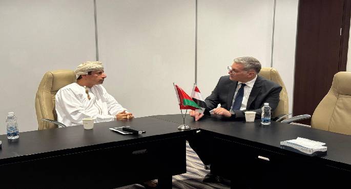 وزير البترول يبحث مع نظيره العمانى زيادة حجم أعمال الشركات المصرية