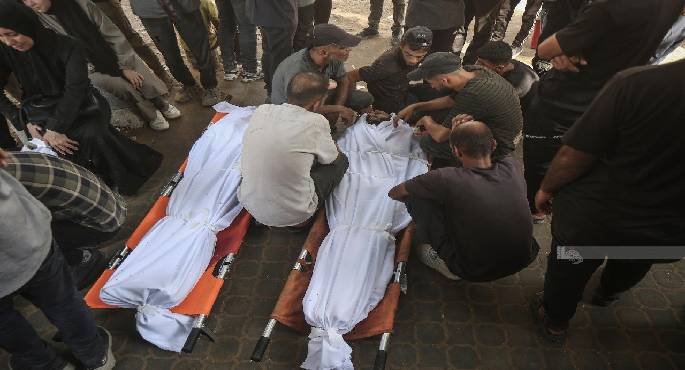 استشهاد فلسطينية وإصابة آخرين فى قصف الاحتلال مخيم جباليا شمال قطاع غزة