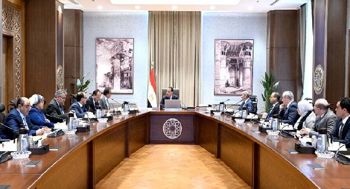 رئيس الوزراء يتابع مستجدات العمل فى عدد من ملفات “الصحة” والموقف التنفيذى لتطوير معهد ناصر
