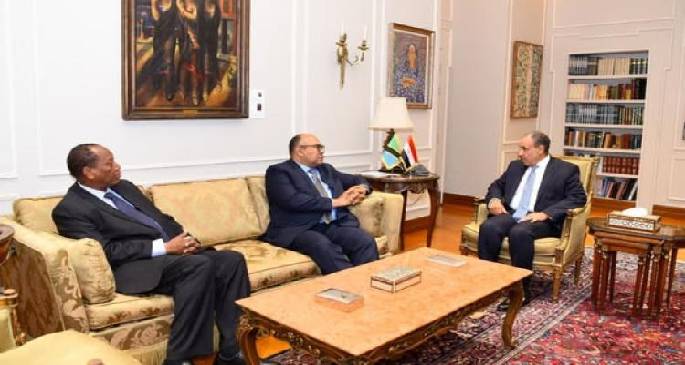 وزير الخارجية يؤكد لنظيره التنزانى أهمية التعاون فى ملف نهر النيل لتحقيق المنفعة