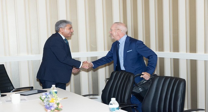 وزير السياحة يبحث مع الرئيس التنفيذى للاتحاد منظمى الرحلات الأمريكى تعزيز أوجه التعاون