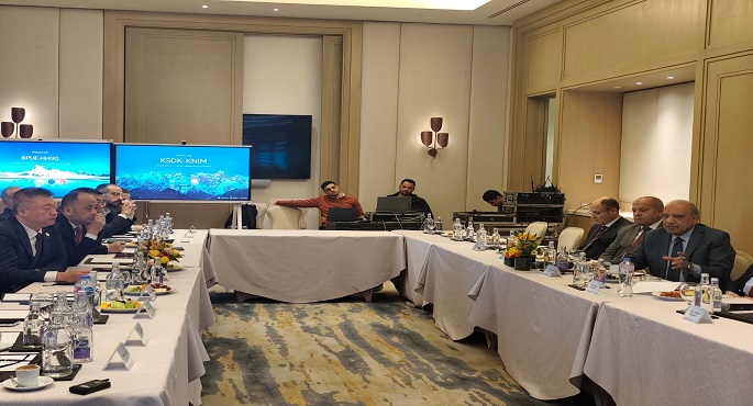 وزير الكهرباء يؤكد ضرورة الاستفادة من التقنيات المتقدمة والشراكات الدولية لدمج مصادر الطاقة المتجددة