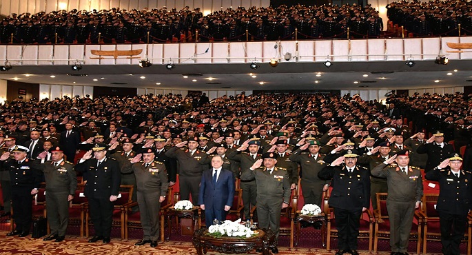 وزارتا الدفاع والداخلية تبحثان سبل دعم التعاون الأمنى تزامنا مع احتفالات العام الجديد