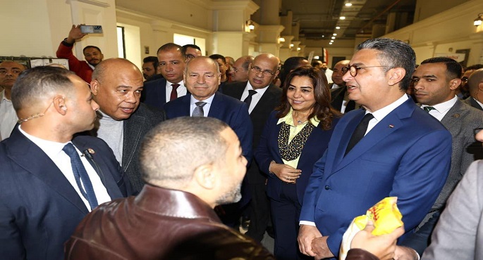 وزيرا التموين والتنمية المحلية يفتتحان معرض مستلزمات الأسرة والسلع الغذائية بالسبتية
