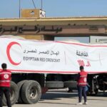 الهلال الأحمر المصرى: 5400 طن من المساعدات الإنسانية العاجلة تنقلها "زاد العزة" الـ100 لغزة