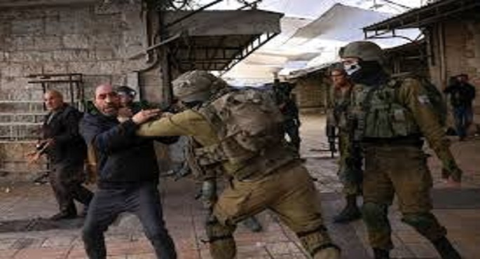 قوات الاحتلال تقتحم وتشن موجة من الاعتقالات على المدن الفلسطينية