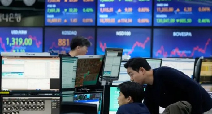 الأسهم الآسيوية تتراجع بضغط من خسائر التكنولوجيا وسط مخاوف تقييمات الذكاء الاصطناعى
