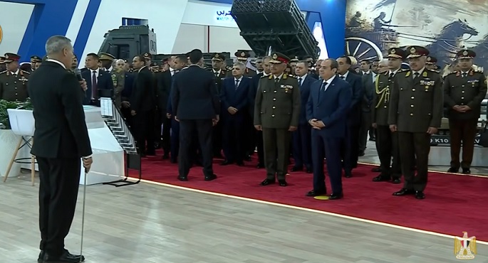 بالفيديو .. عقب افتتاحه .. الرئيس السيسى يتفقد أجنحة معرض الصناعات الدفاعية والعسكرية “إيديكس 2025”