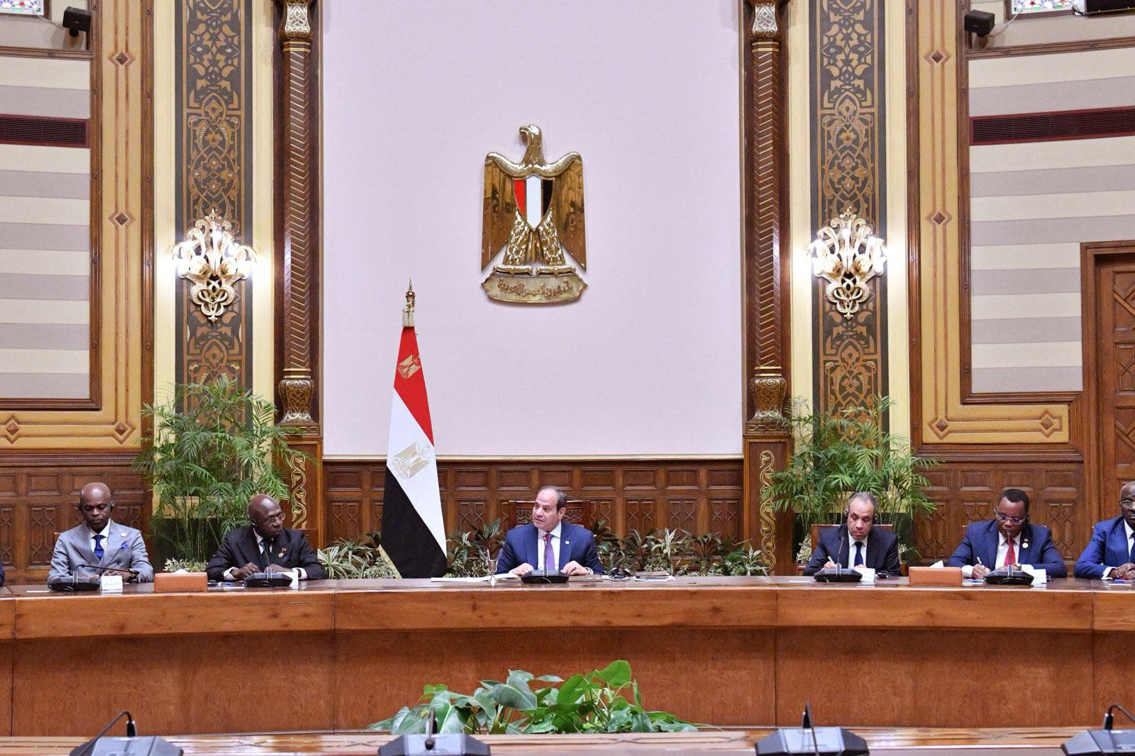 السيسي يستقبل رؤساء الوفود الإفريقية لمنتدى الشراكة روسيا – إفريقيا