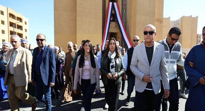 المشاط ومنال عوض ومحافظ الأقصر يشهدون تسليم 100 وحدة سكنية للمواطنين بالمرحلة الثانية من إسكان الطود
