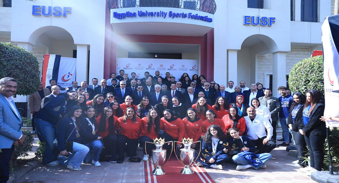 وزيرا التعليم العالى والشباب والرياضة يكرمان طلاب الجامعات الفائزين فى البطولة العالمية ببرشلونة ودورة ألعاب التضامن الإسلامى بالرياض