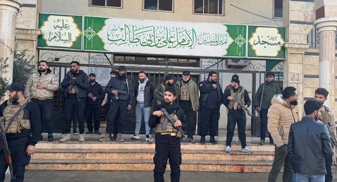 تنظيم أنصار السنة تتبنى تفجير مسجد فى حمص أودى بحياة 8 أشخاص وإصابة 18 آخرين