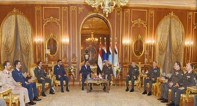 الفريق أحمد خليفة يلتقى رئيس أركان القوات المسلحة القطرية