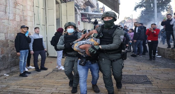 الاحتلال الإسرائيلى يعتقل 28 فلسطينيا فى مختلف مناطق الضفة الغربية