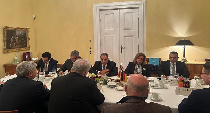 وزير الخارجية يؤكد لمجموعة الصداقة البرلمانية المصرية الألمانية فى البوندستاج اهتمام مصر بالدبلوماسية البرلمانية