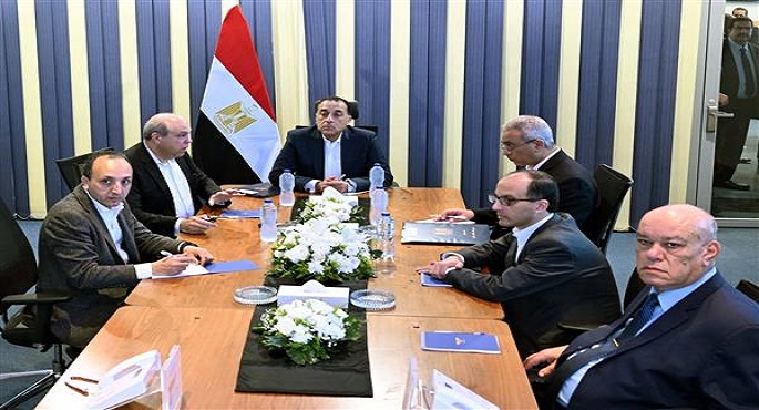مدبولى يلتقى وزير الطيران لاستعراض رؤية واستراتيجيات تطوير شركة مصر للطيران