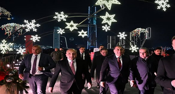 بالصور.. رئيس الوزراء يشارك المحتفلين بالعام الجديد فى احتفالية شركة العاصمة الجديدة