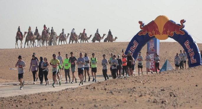 وزير الرياضة يطلق نصف ماراثون الأهرامات 2025 لتعزيز السياحة الرياضية